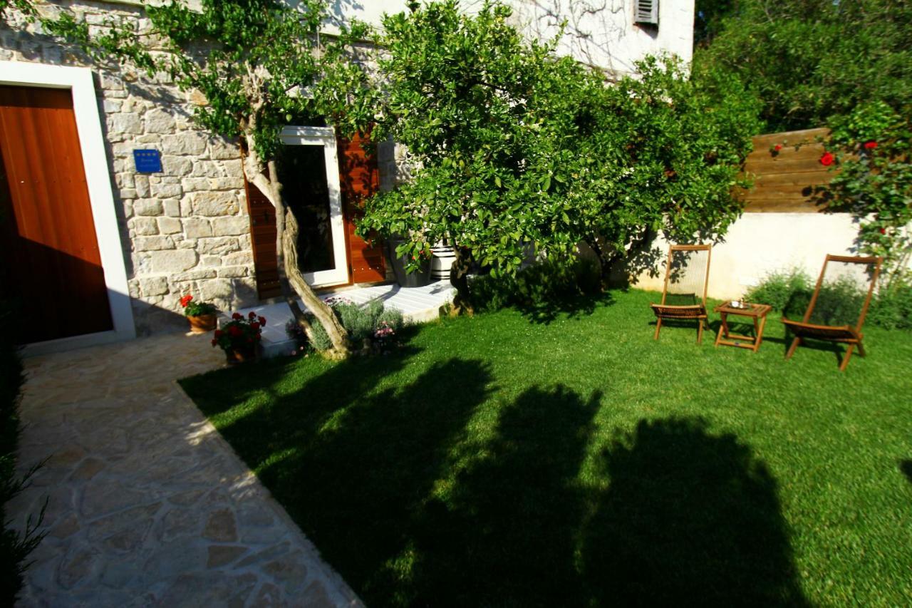 Old House Apartment Sveti Filip i Jakov Luaran gambar