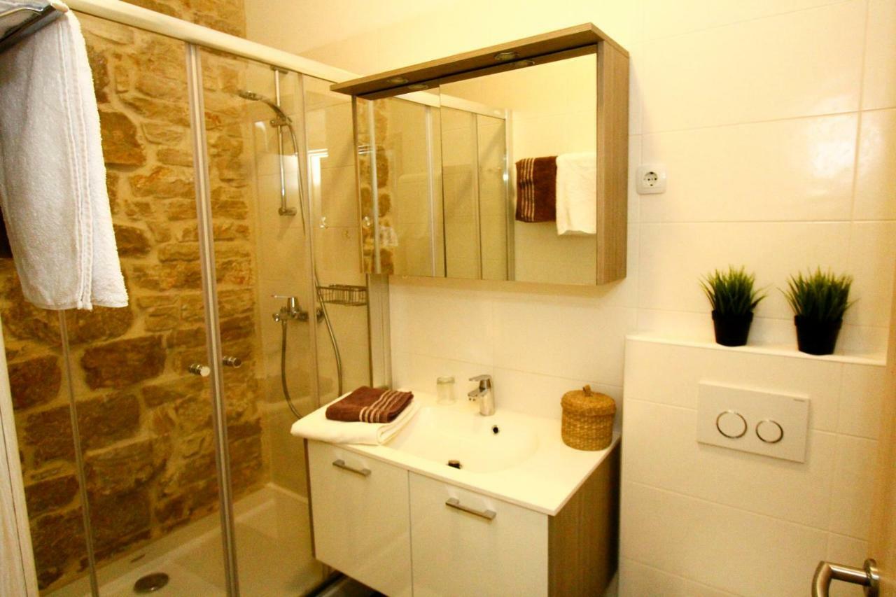 Old House Apartment Sveti Filip i Jakov Luaran gambar